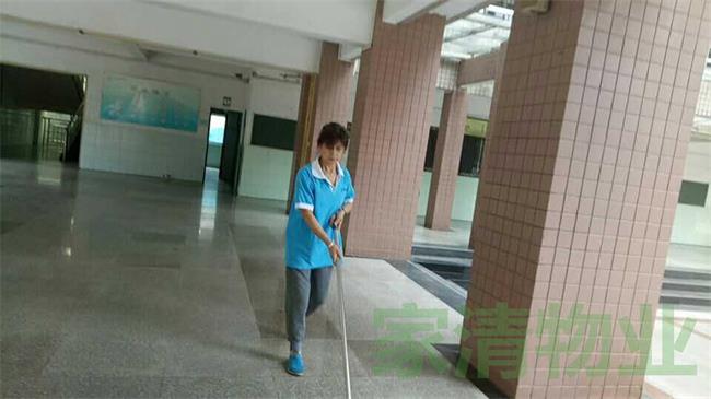 湖大附中：重點中學(xué)校園保潔